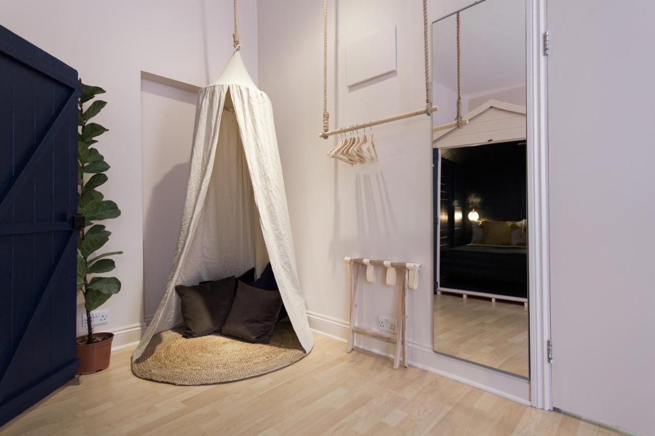 Shoreditch Loft W 100inch Cinema, Premium Mattress & Hammock, By The Design Traveller Appartement