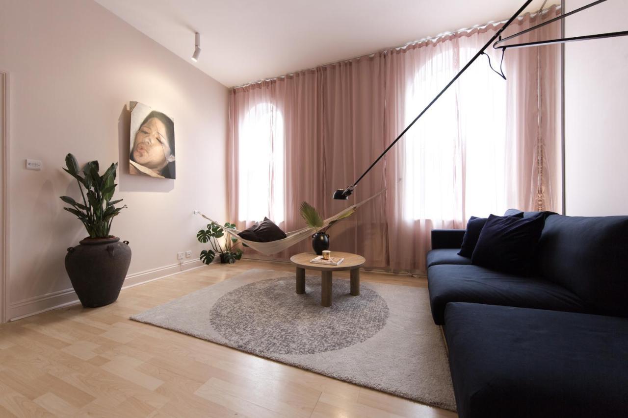 Appartement Shoreditch Loft W 100inch Cinema, Premium Mattress & Hammock, By The Design Traveller Londen