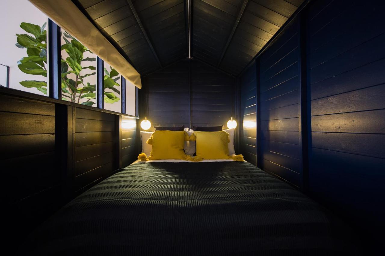 Appartement Shoreditch Loft W 100inch Cinema, Premium Mattress & Hammock, By The Design Traveller *