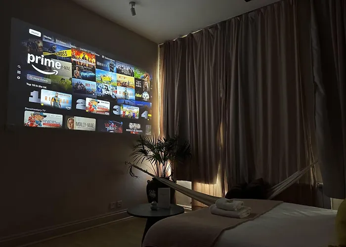 Shoreditch Loft W 100Inch Cinema, Premium Mattress & Hammock, By The Design Traveller
